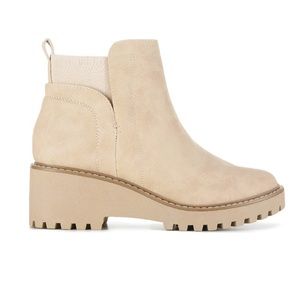 Dolce Vita Rielle Chelsea Wedge Boot